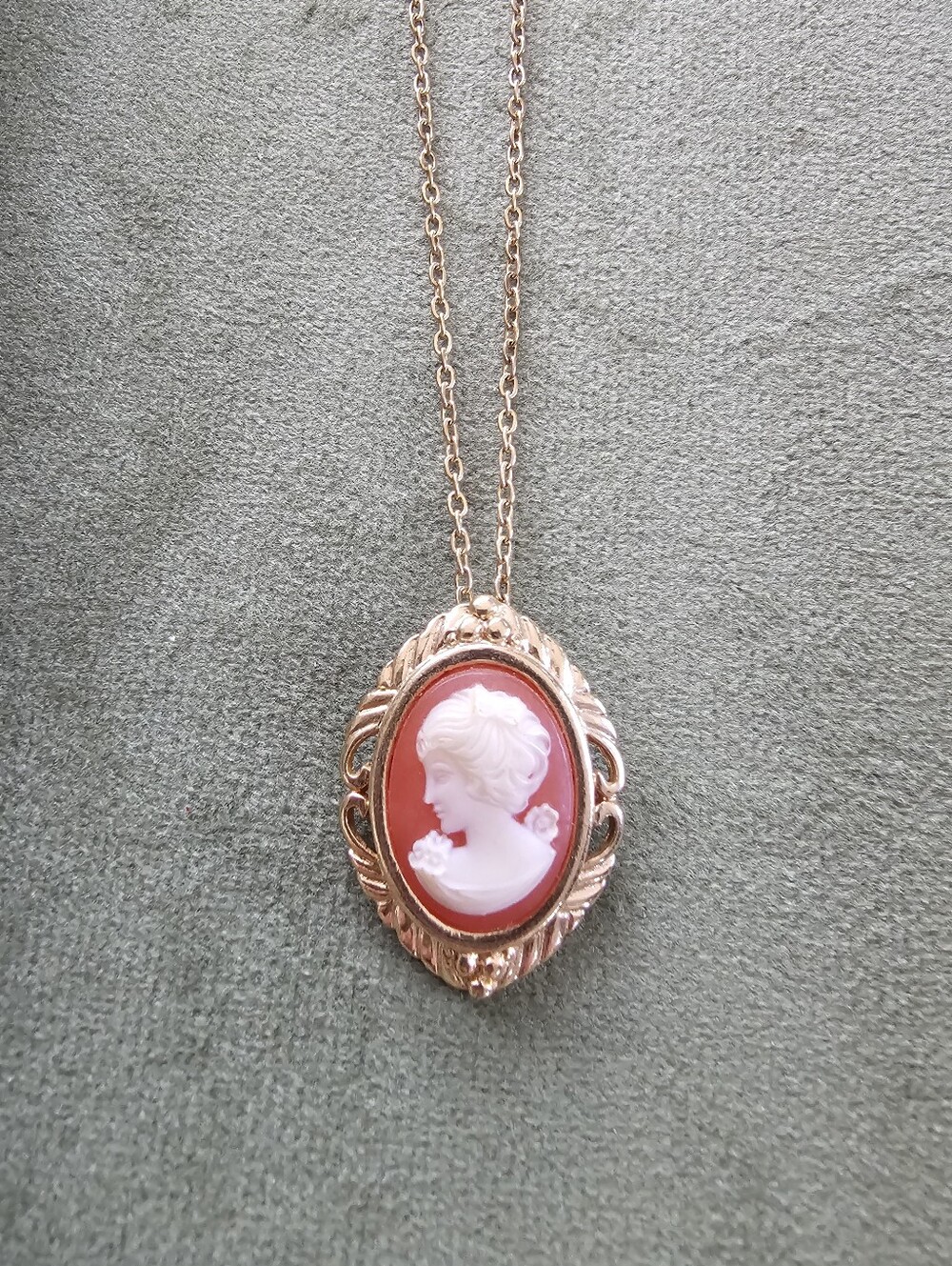 Vintage Avon Pendant